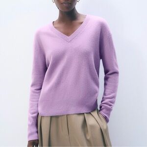 Lavender V-Neck Women's Sweater